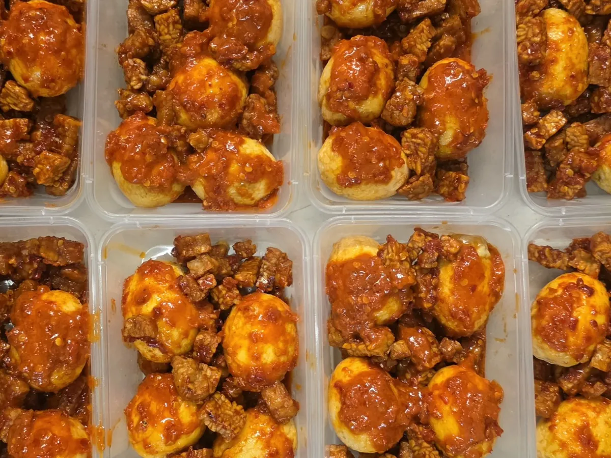 Boiled eggs in red chilli sambal